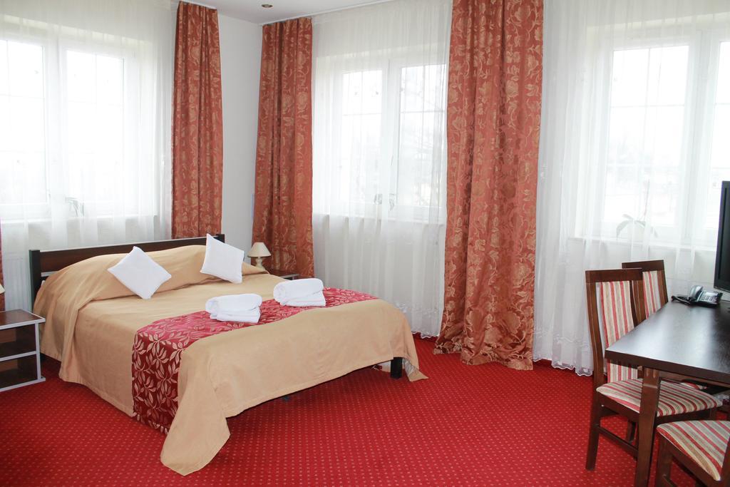 Hotel Kaprys Swidnik  Ngoại thất bức ảnh