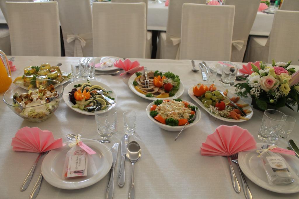 Hotel Kaprys Swidnik  Ngoại thất bức ảnh
