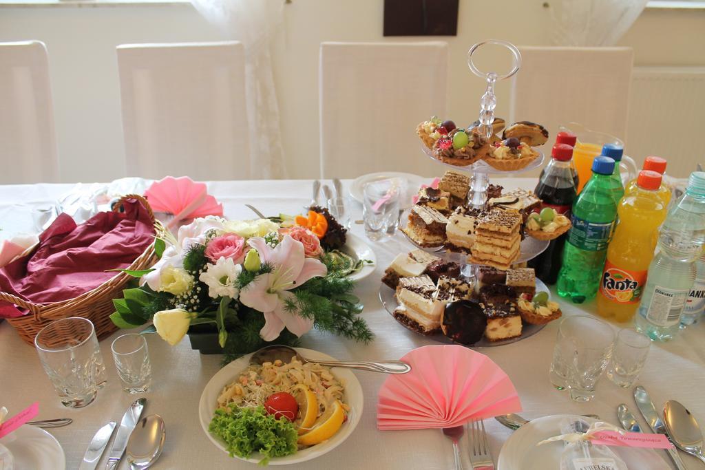 Hotel Kaprys Swidnik  Ngoại thất bức ảnh