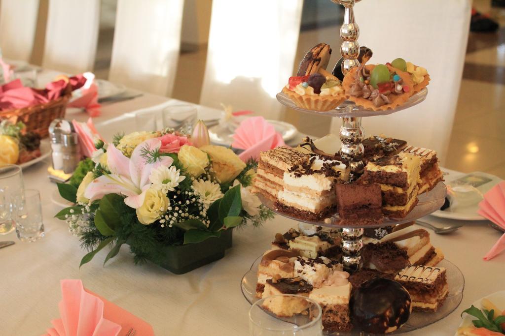 Hotel Kaprys Swidnik  Ngoại thất bức ảnh